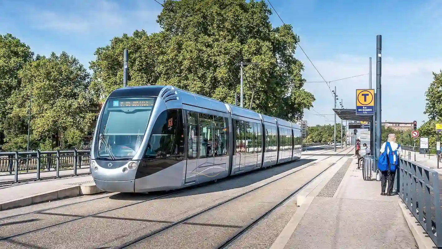 tram toulouse airbnb toulouse